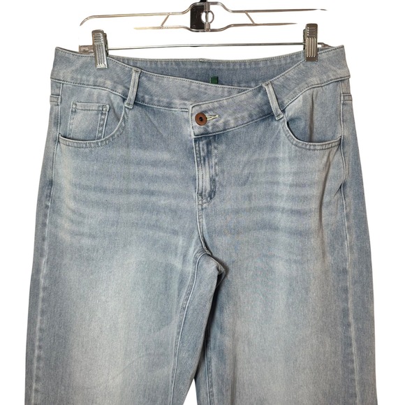 Halara Flex Asymmetric Low Rise Baggy Wide Leg Jeans Light Wash Size Medium - Picture 3 of 9